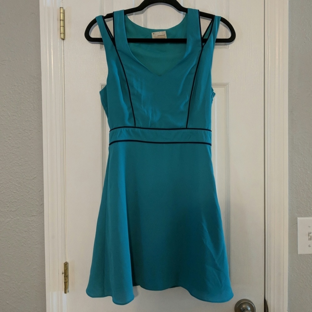 Beautiful (almost) teal split strap flowy sundress